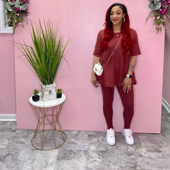 Women’s 2pc Set - Picture 5 of 5